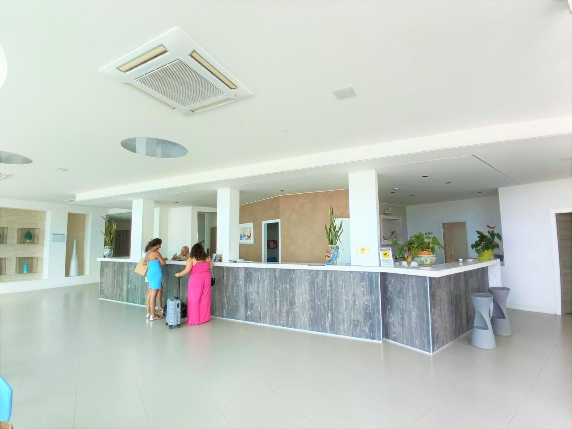Hotel Vittorio Portopalo Di Capo Passero Eksteriør billede