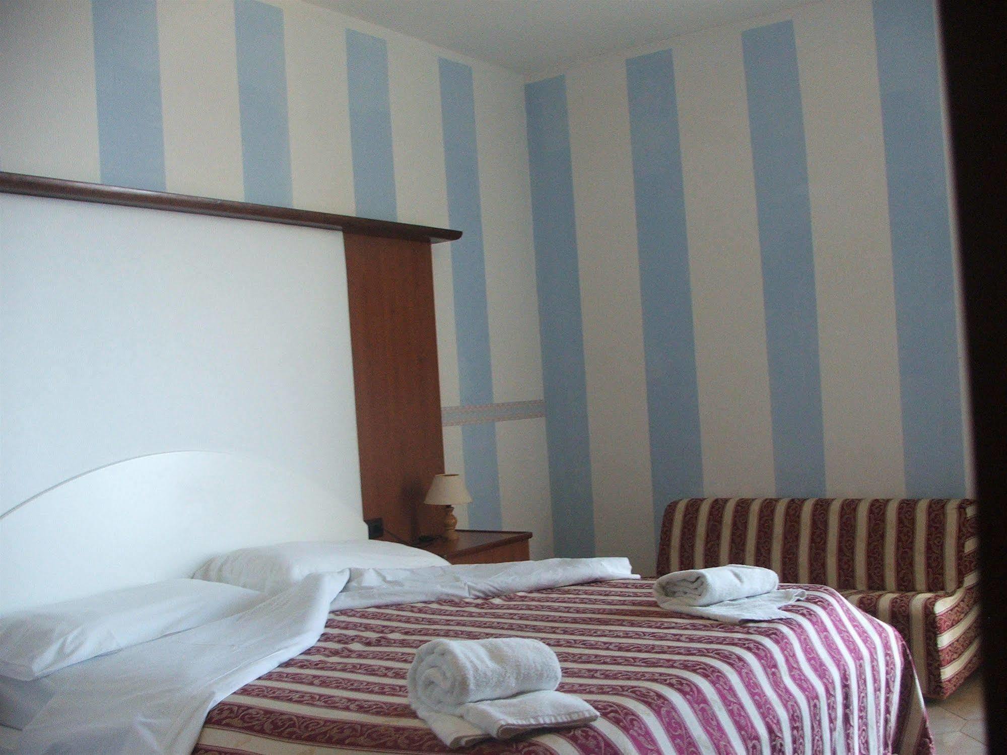 Hotel Vittorio Portopalo Di Capo Passero Eksteriør billede