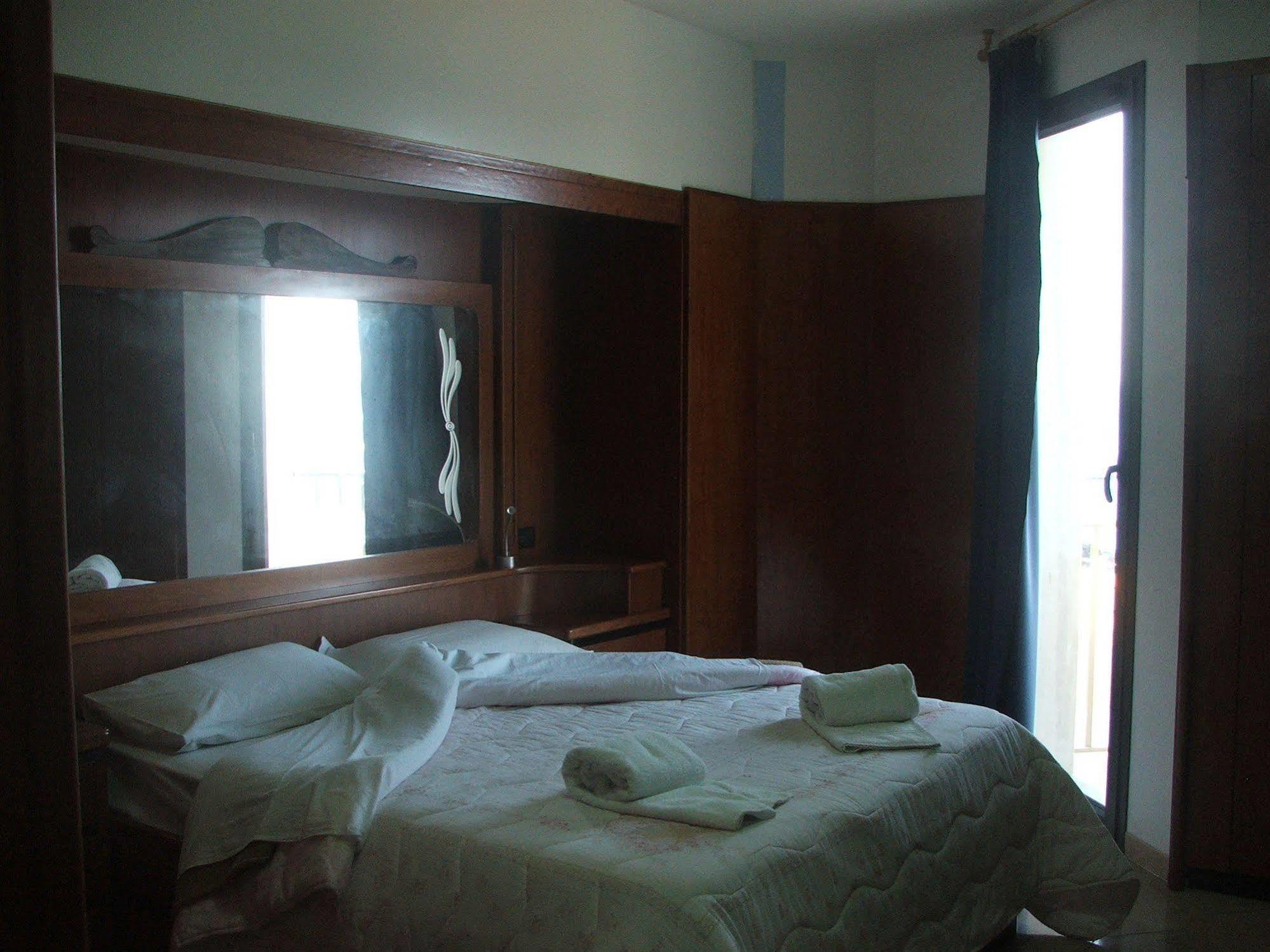 Hotel Vittorio Portopalo Di Capo Passero Eksteriør billede